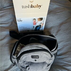 TushBaby Carrier with box